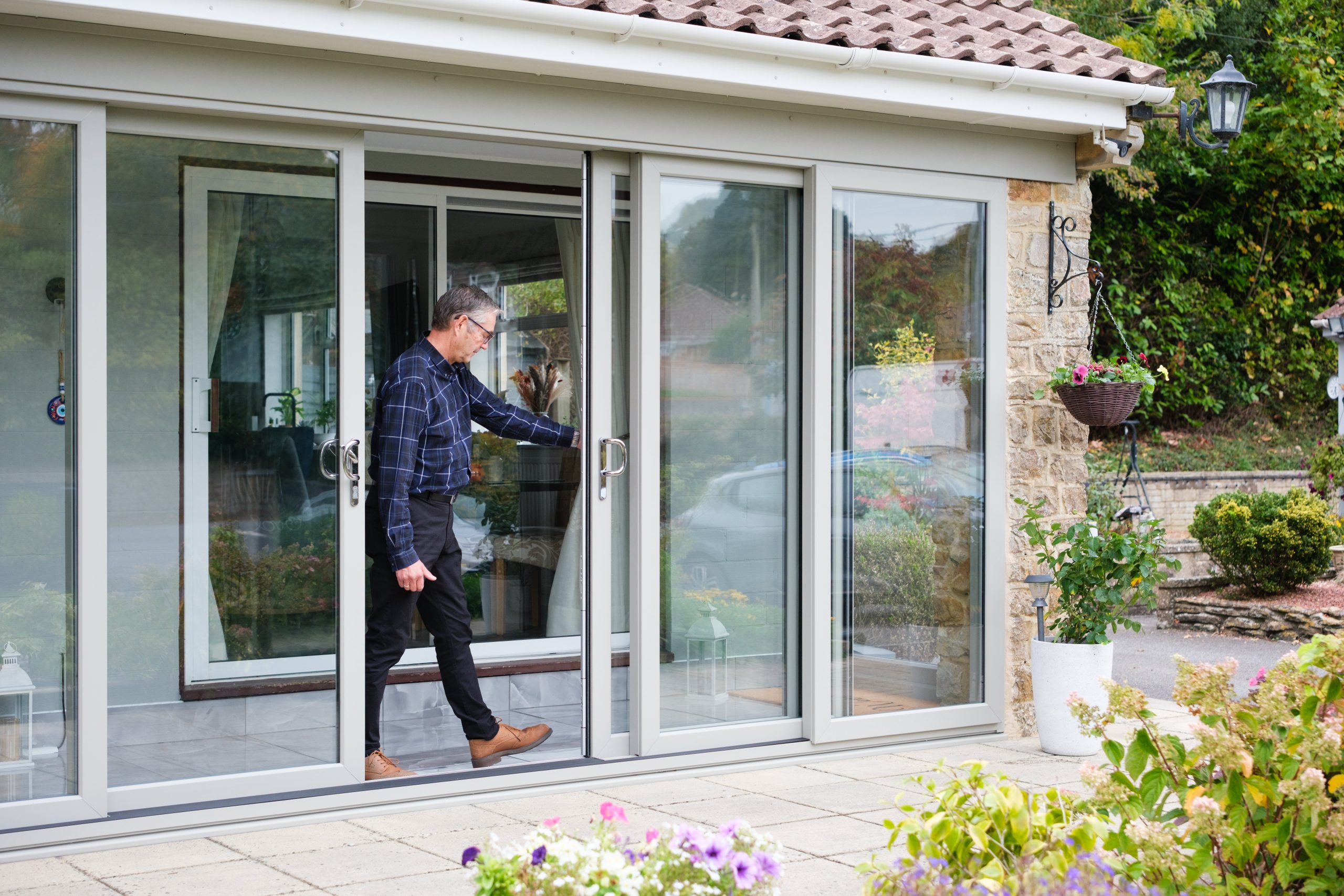 triple track deceuninck door installers in sydney